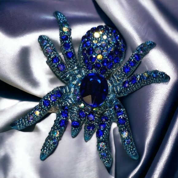 Crystal Bling Tarantula Spider Pin Rhinestone Brooch - Picture 5 of 11